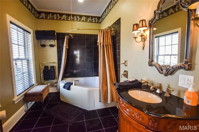 $775,000 | 16093 Highway West, Clarksville, MO 63336