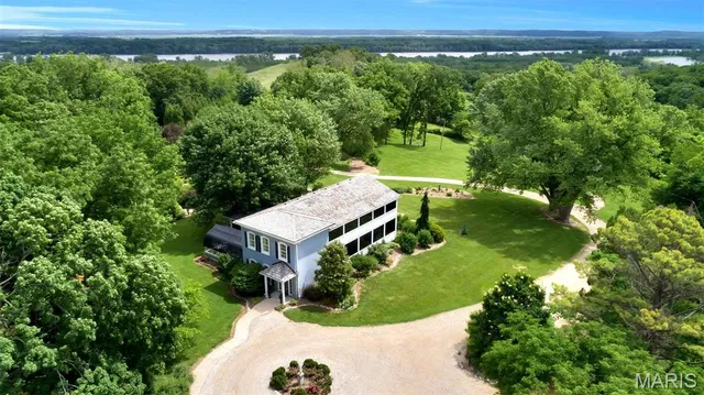 $775,000 | 16093 Highway West, Clarksville, MO 63336