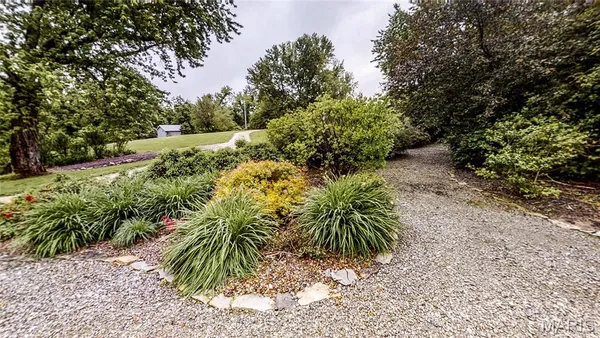 $775,000 | 16093 Highway West, Clarksville, MO 63336