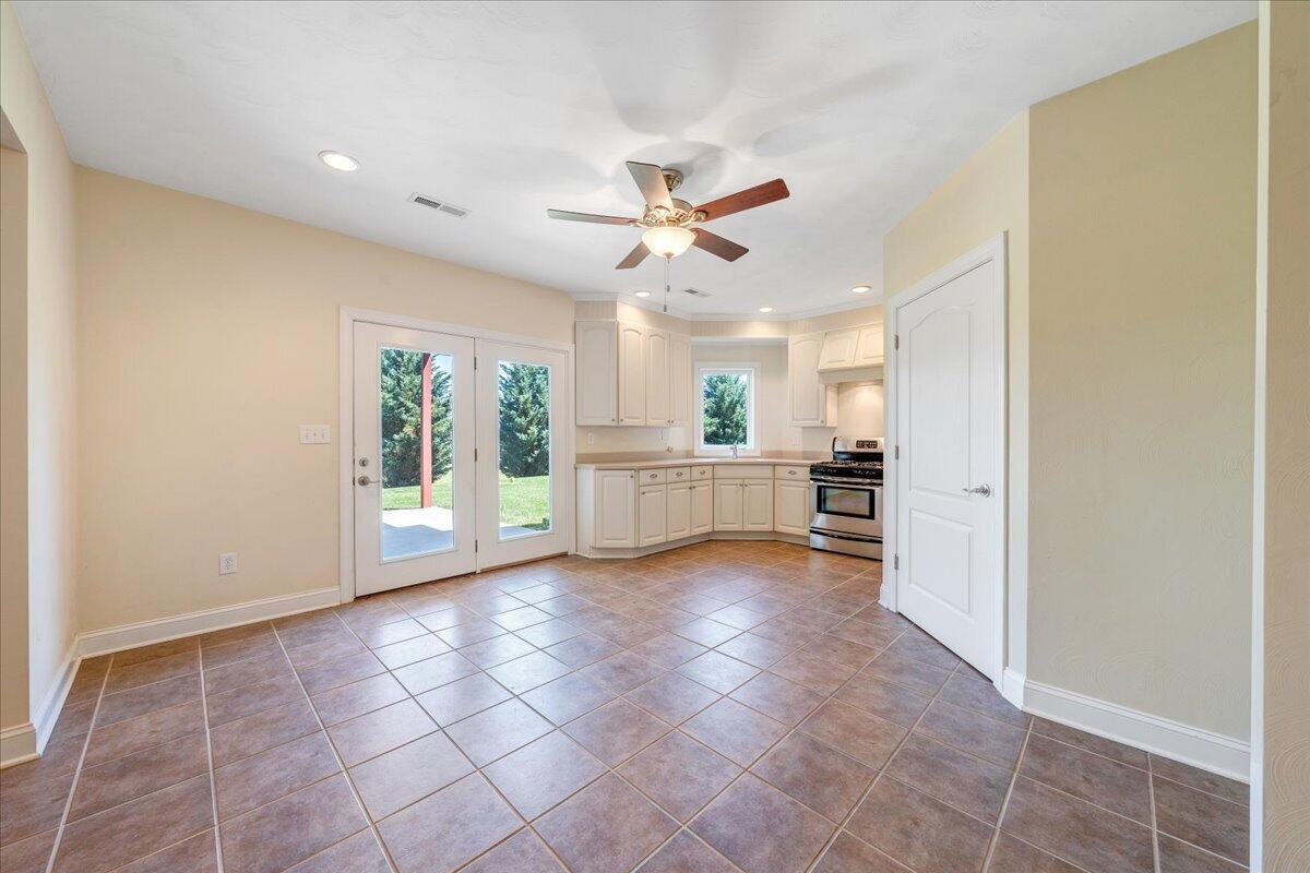 625 Frontier Way Fincastle, VA 24090 - Photo 57 of 105 059-MIB02887