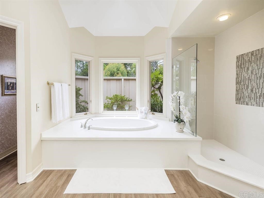 17111 Circa Del Norte Rancho Santa Fe, CA 92067 - Photo 3 of 14