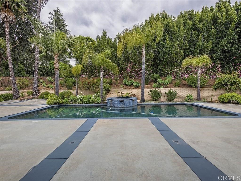 17111 Circa Del Norte Rancho Santa Fe, CA 92067 - Photo 8 of 14