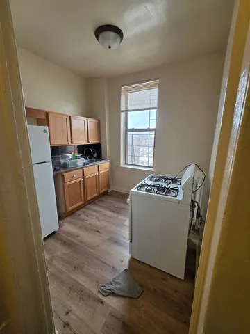 $1,100 | 6527 South Kimbark Avenue, Unit 4F, Chicago, IL 60637