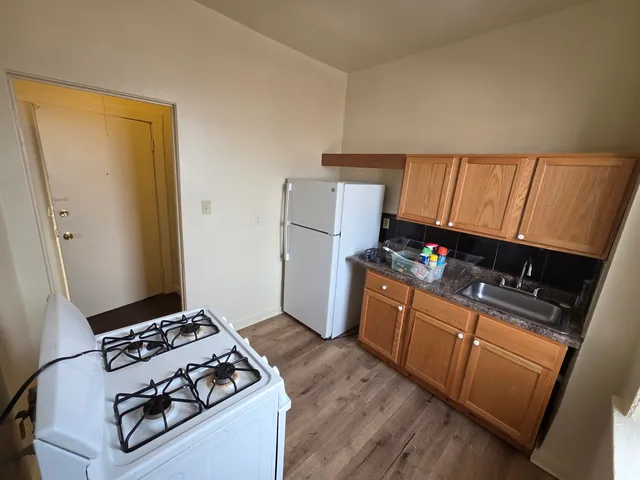 $1,100 | 6527 South Kimbark Avenue, Unit 4F, Chicago, IL 60637