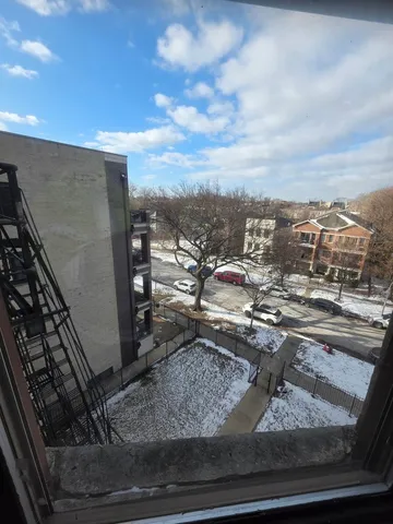 $1,100 | 6527 South Kimbark Avenue, Unit 4F, Chicago, IL 60637