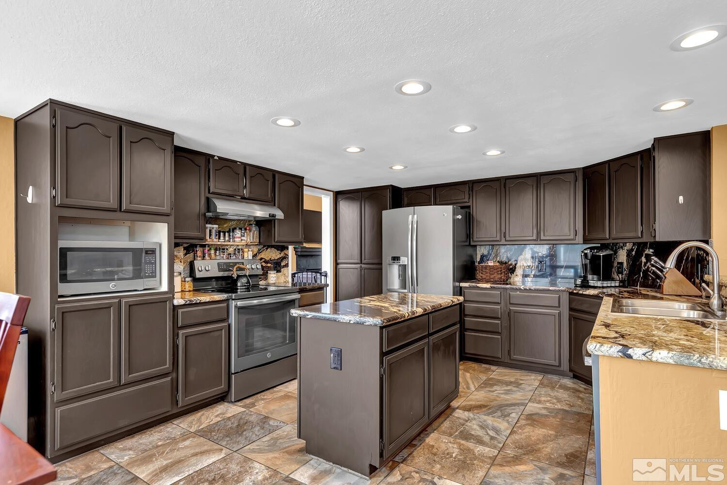 1828 Countryside Avenue Reno, NV 89523 - Photo 14 of 40 Photo 14