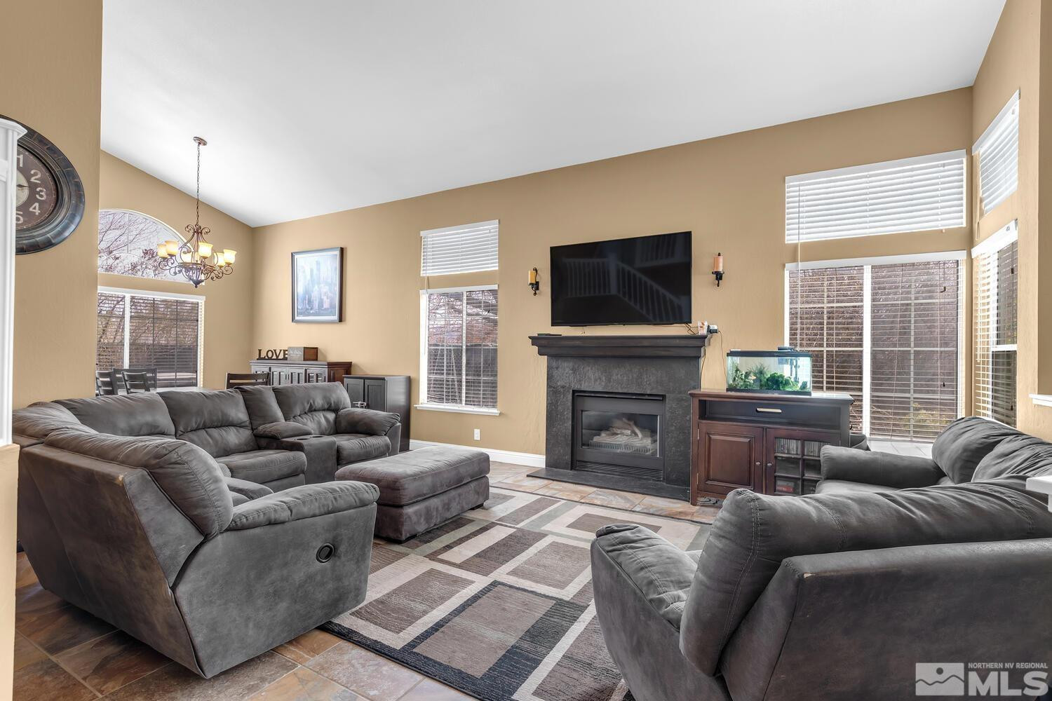 1828 Countryside Avenue Reno, NV 89523 - Photo 4 of 40 Photo 4