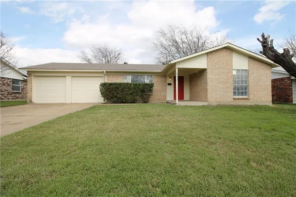 $1,795 | 533 Ruidoso Drive, Saginaw, TX 76179