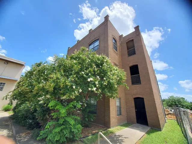 $1,500 | 303 West Hickory Street, Unit 3, Denton, TX 76201
