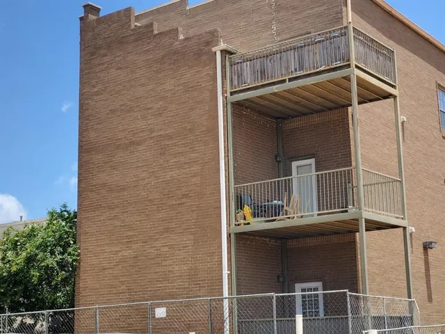 $1,500 | 303 West Hickory Street, Unit 3, Denton, TX 76201