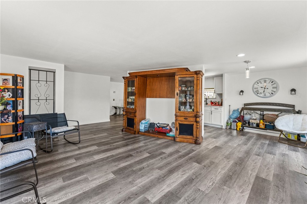 1155 South Riverside Street, Unit 136 Rialto, CA 92376 - Photo 6 of 33