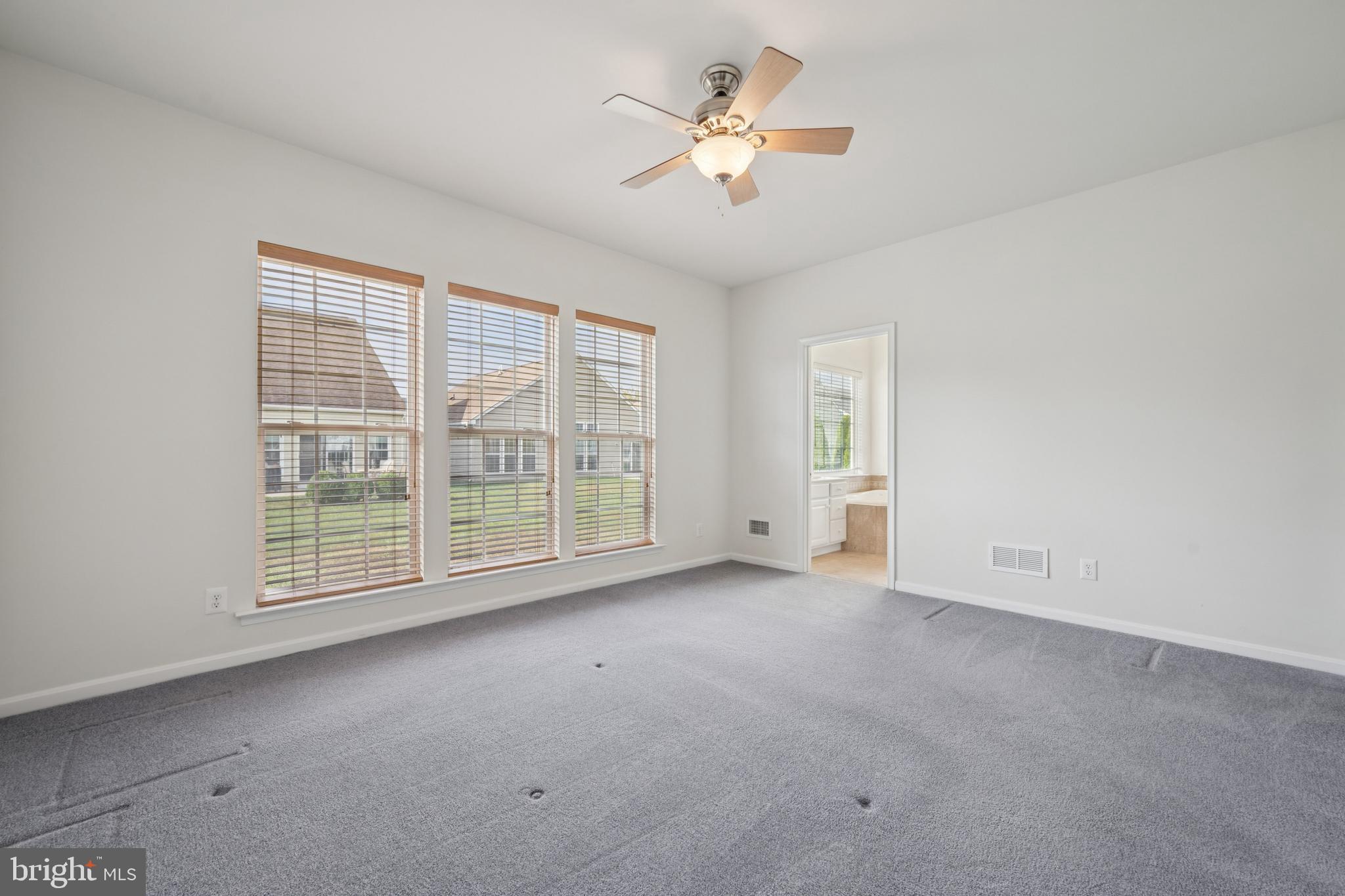 28 Shipps Way Delanco, NJ 08075 - Photo 17 of 28 Primary Bedroom Suite