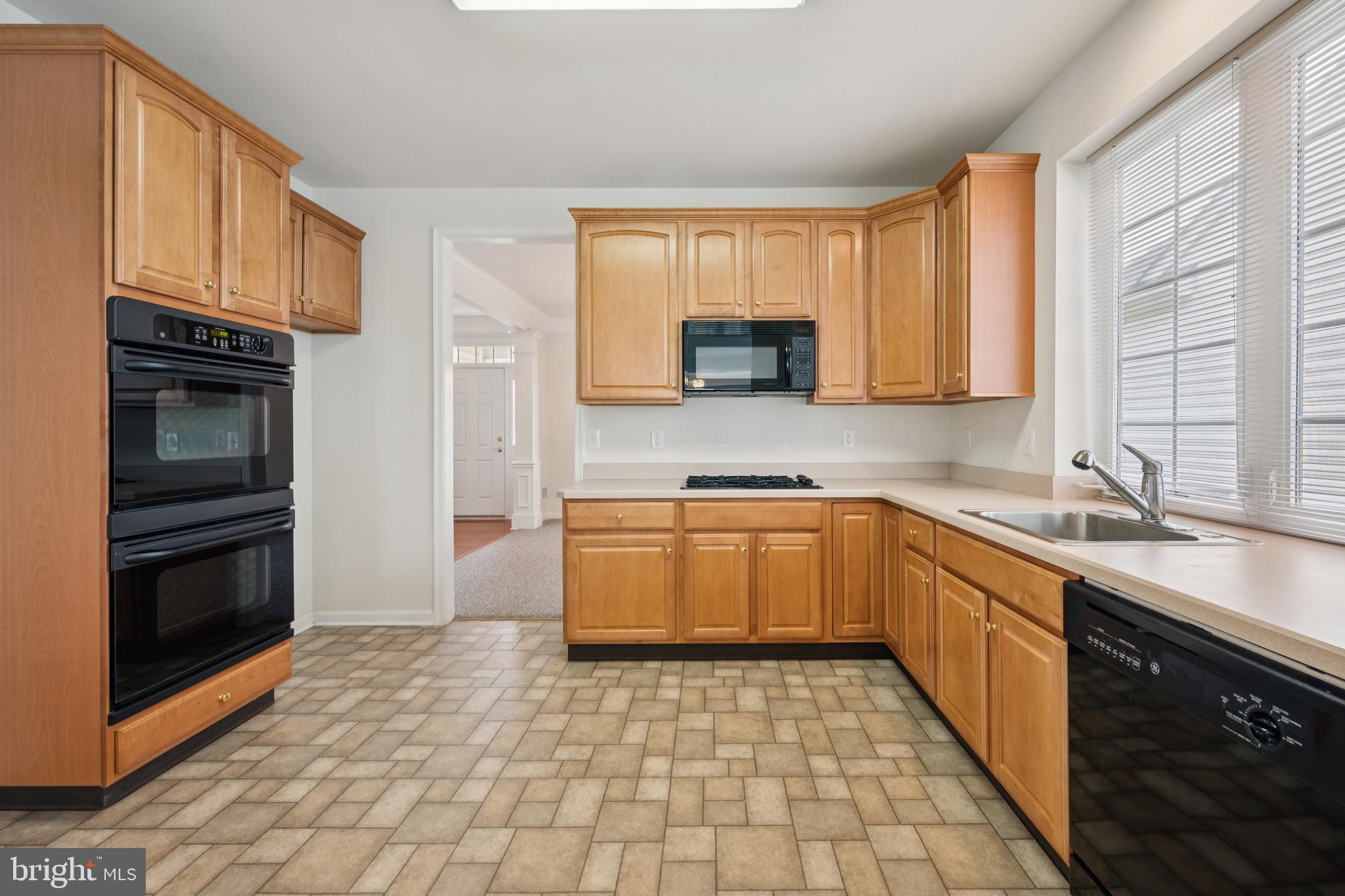 28 Shipps Way Delanco, NJ 08075 - Photo 8 of 28 Kitchen with Maple Cabinets