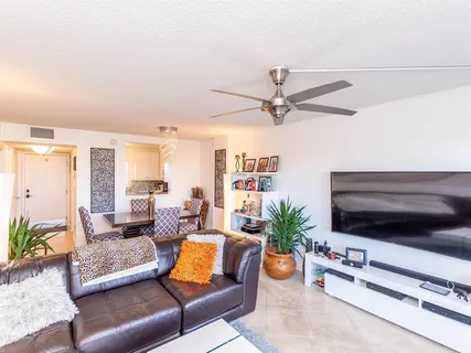$259,950 | 801 South Federal Highway, Unit 519, Pompano Beach, FL 33062