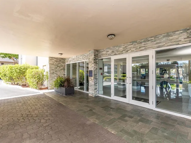 $259,950 | 801 South Federal Highway, Unit 519, Pompano Beach, FL 33062