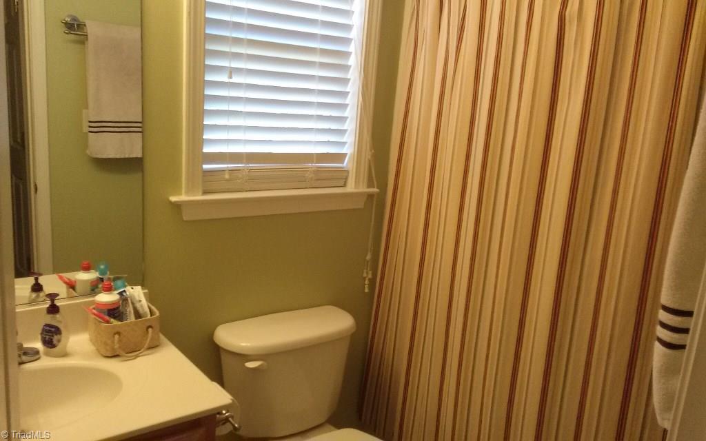 655 Sunset Ridge Lane Lexington, NC 27295 - Photo 18 of 24 Master Bath