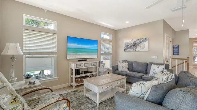 $1,219,000 | 221 17th Street North, Bradenton Beach, FL 34217