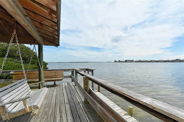 $1,219,000 | 221 17th Street North, Bradenton Beach, FL 34217