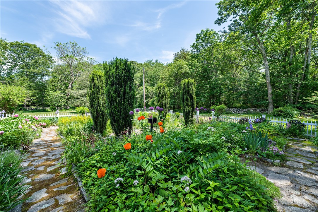 9 Brookside Lane Little Compton, RI 02837 - Photo 4 of 50