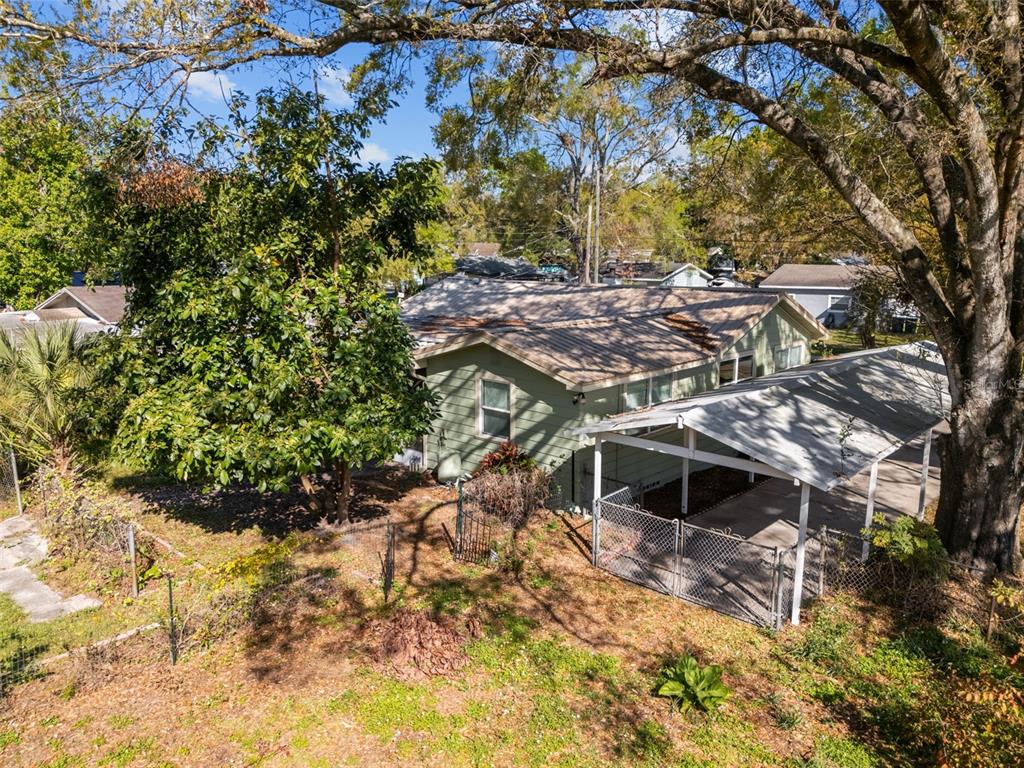 1908 West Fern Street Tampa, FL 33604 - Photo 44 of 47 a view of a backyard of the house