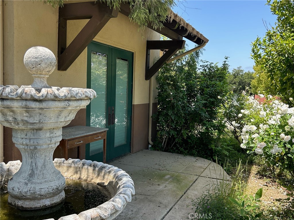 407 Bryant Circle, Unit A Ojai, CA 93023 - Photo 5 of 10 a view of a couches in the patio