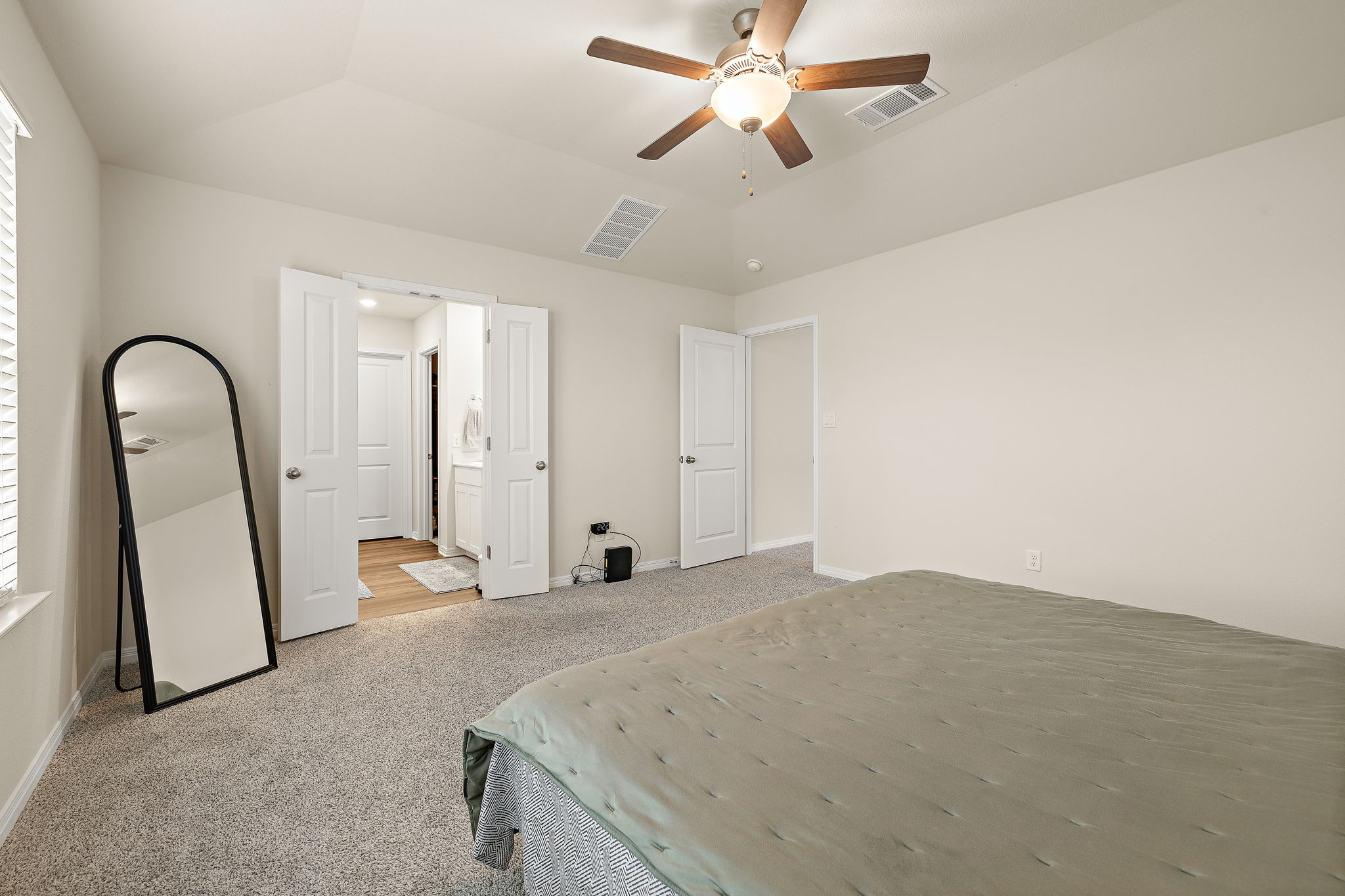 129 Greenway Drive Georgetown, TX 78628 - Photo 12 of 22 a view of a livingroom with a washing machine