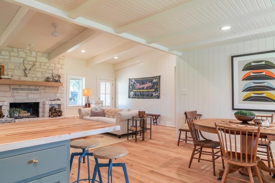 920 Cleve Cole Road Denison, TX 75021 - Photo 3 of 11 a living room with furniture and a fireplace