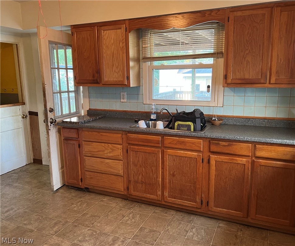 4621 Horton Road Cleveland, OH 44125 - Photo 2 of 12