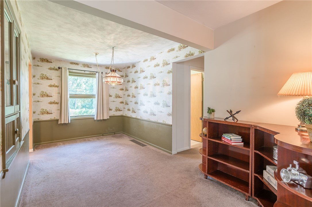 106 Harmony Lane Irondequoit, NY 14622 - Photo 13 of 31