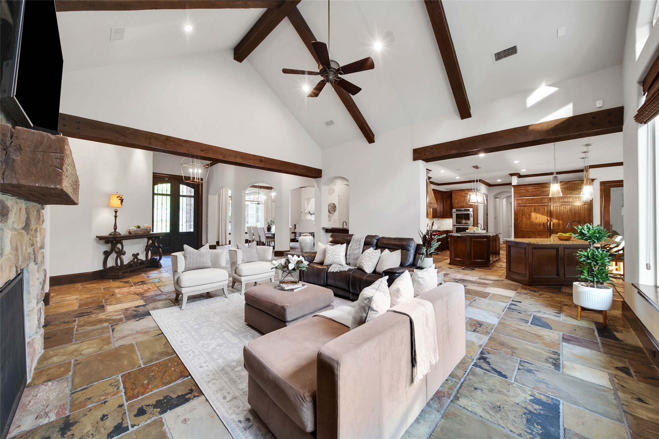 852 Eagle Pointe Montgomery, TX 77316 - Photo 11 of 48 a living room with furniture