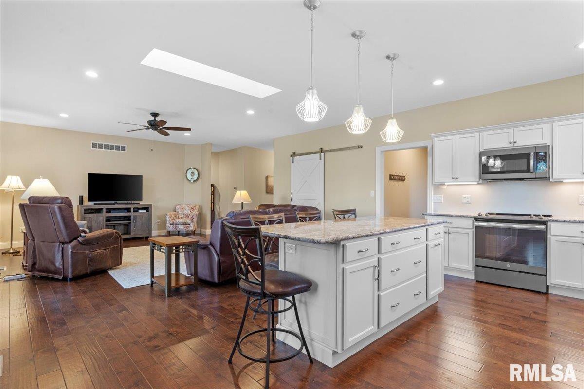 3901 Waterstone Way Springfield, IL 62711 - Photo 13 of 40