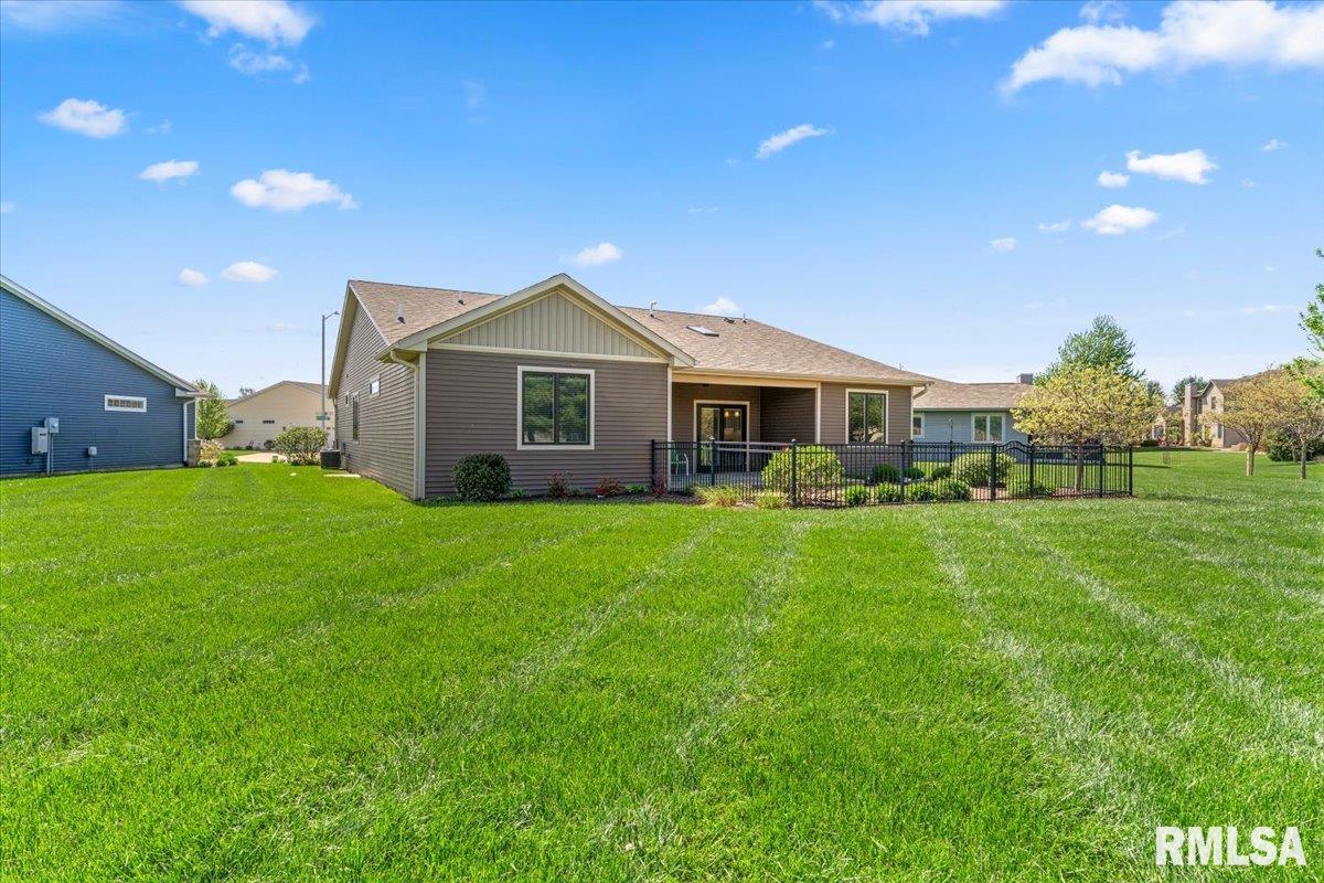 3901 Waterstone Way Springfield, IL 62711 - Photo 33 of 40