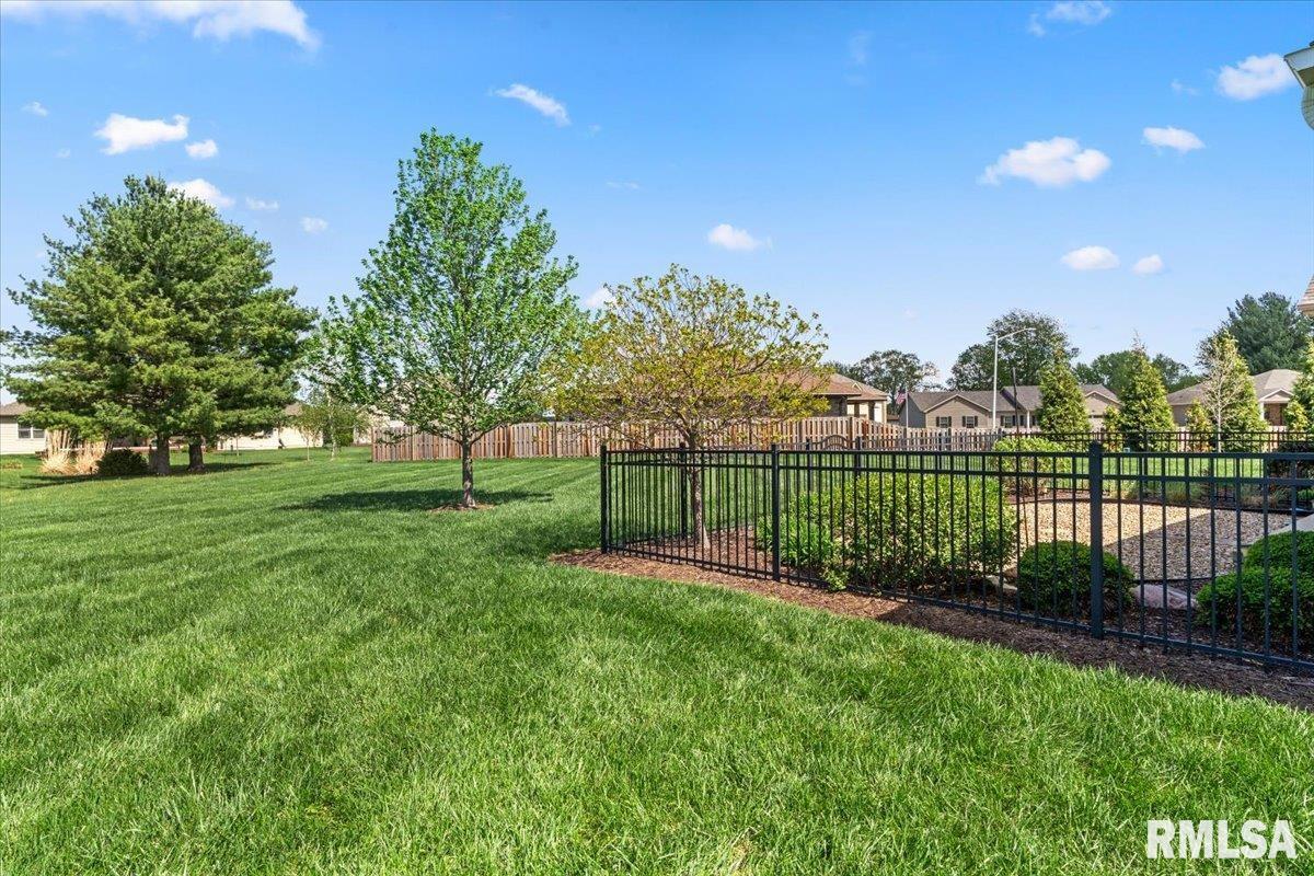 3901 Waterstone Way Springfield, IL 62711 - Photo 36 of 40