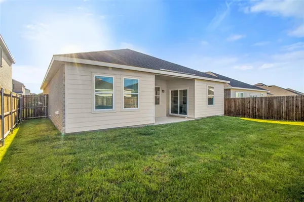 $2,500 | 10357 Rosegreen Lane, Fort Worth, TX 76036
