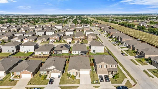 $2,500 | 10357 Rosegreen Lane, Fort Worth, TX 76036