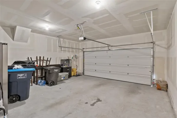 $2,500 | 10357 Rosegreen Lane, Fort Worth, TX 76036