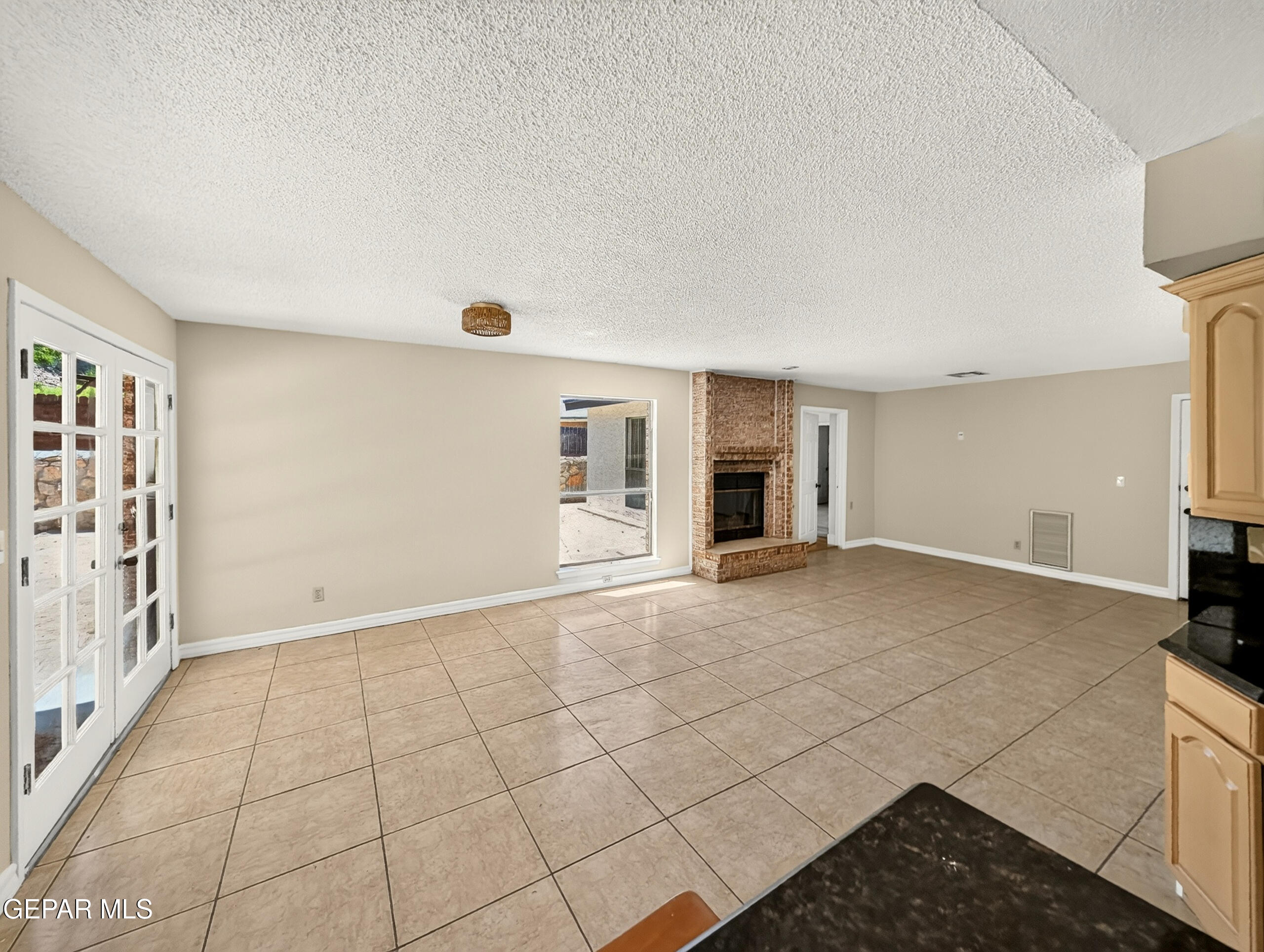 808 Rotterdam Way El Paso, TX 79912 - Photo 15 of 43 031_PXL_20260622_175527551