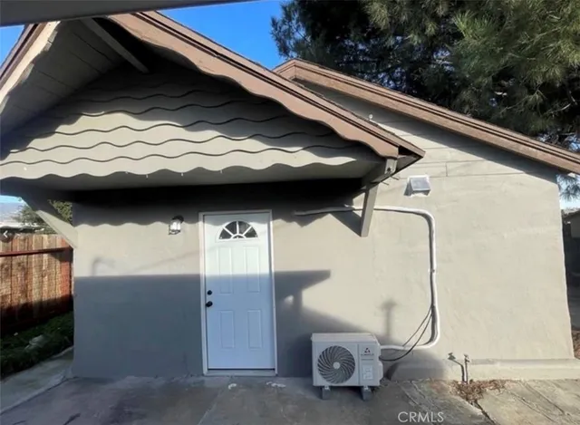 $1,500 | 2743 North E 1/2, San Bernardino, CA 92405