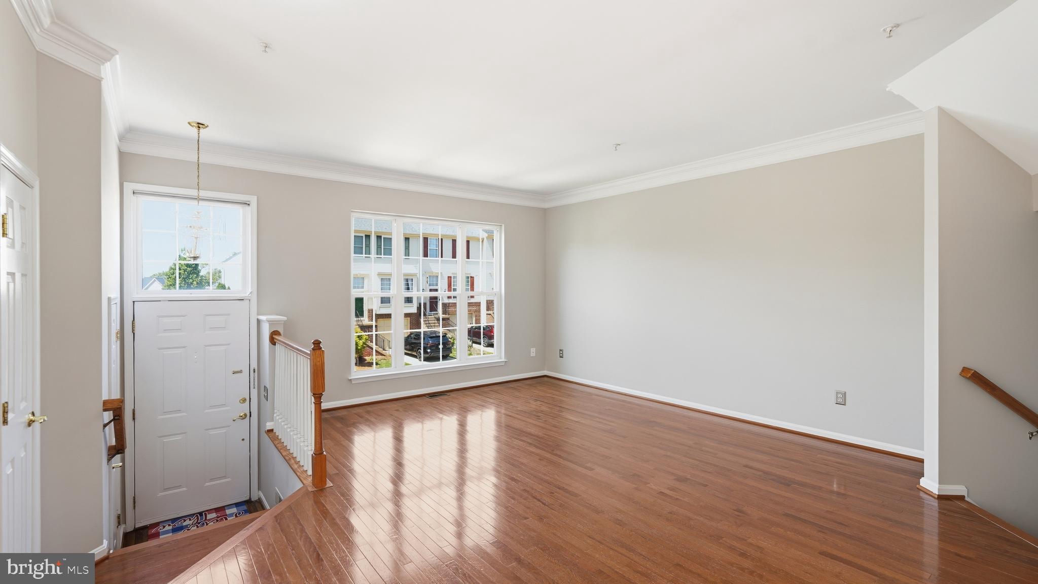 8100 Cerromar Way Gainesville, VA 20155 - Photo 3 of 41