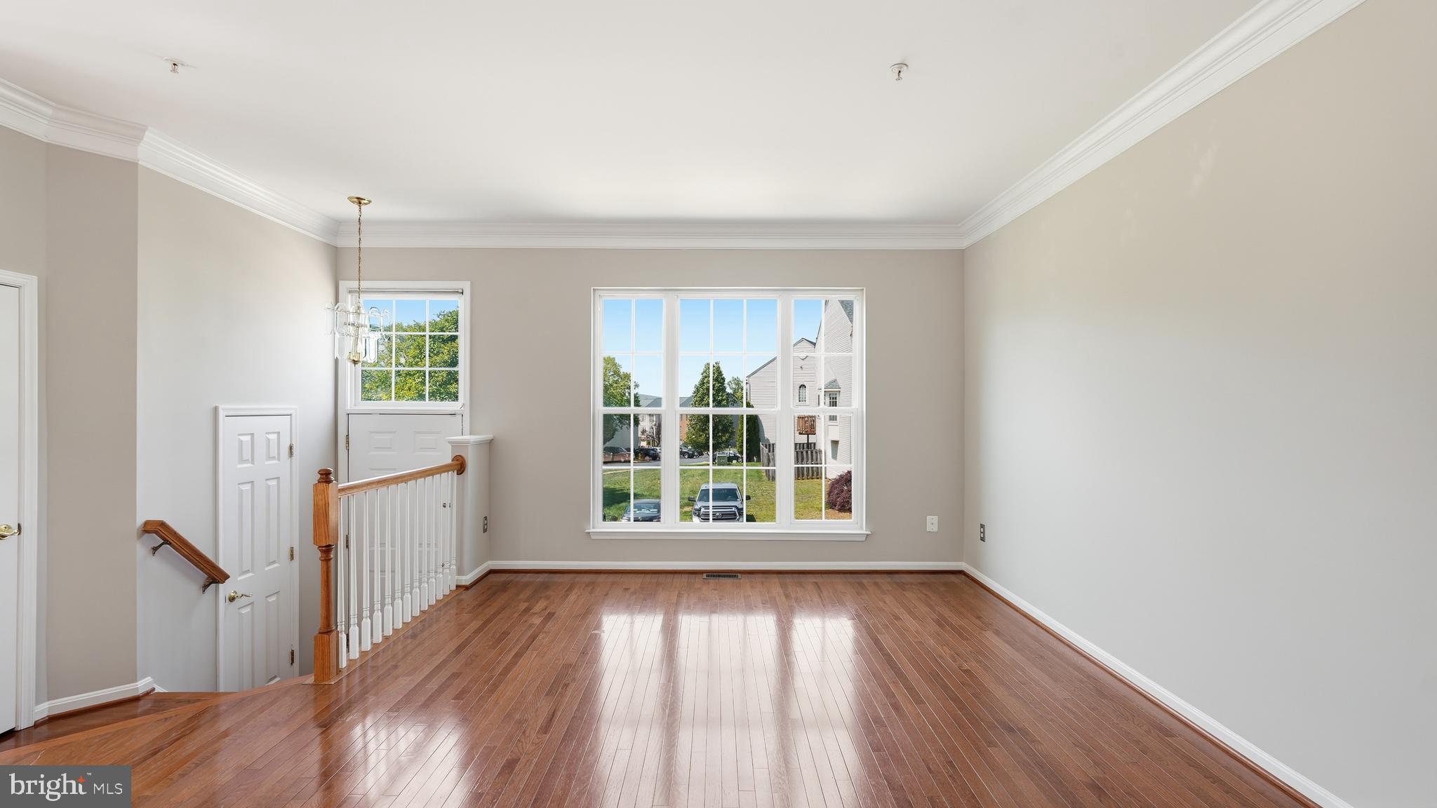 8100 Cerromar Way Gainesville, VA 20155 - Photo 4 of 41