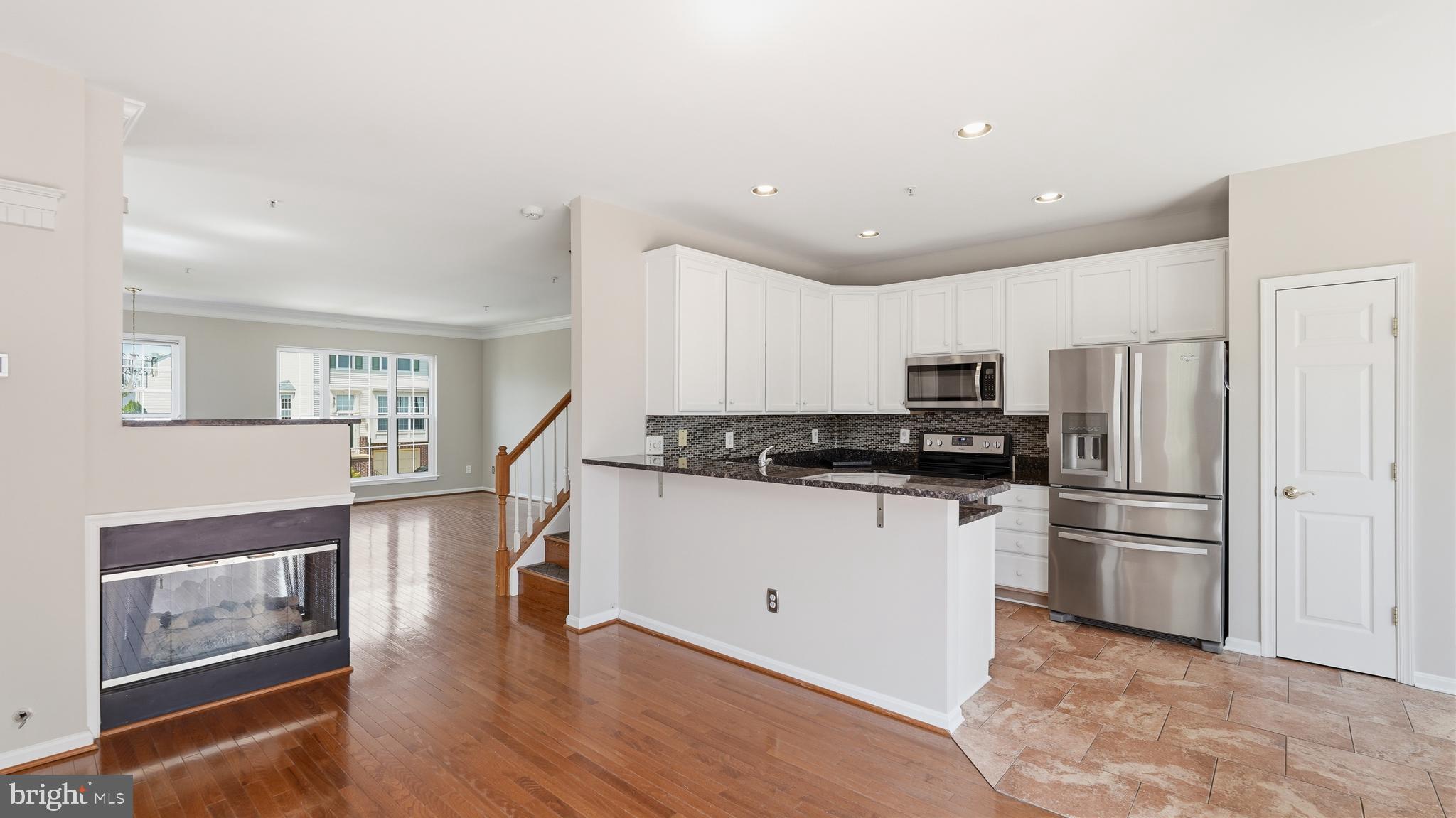 8100 Cerromar Way Gainesville, VA 20155 - Photo 7 of 41