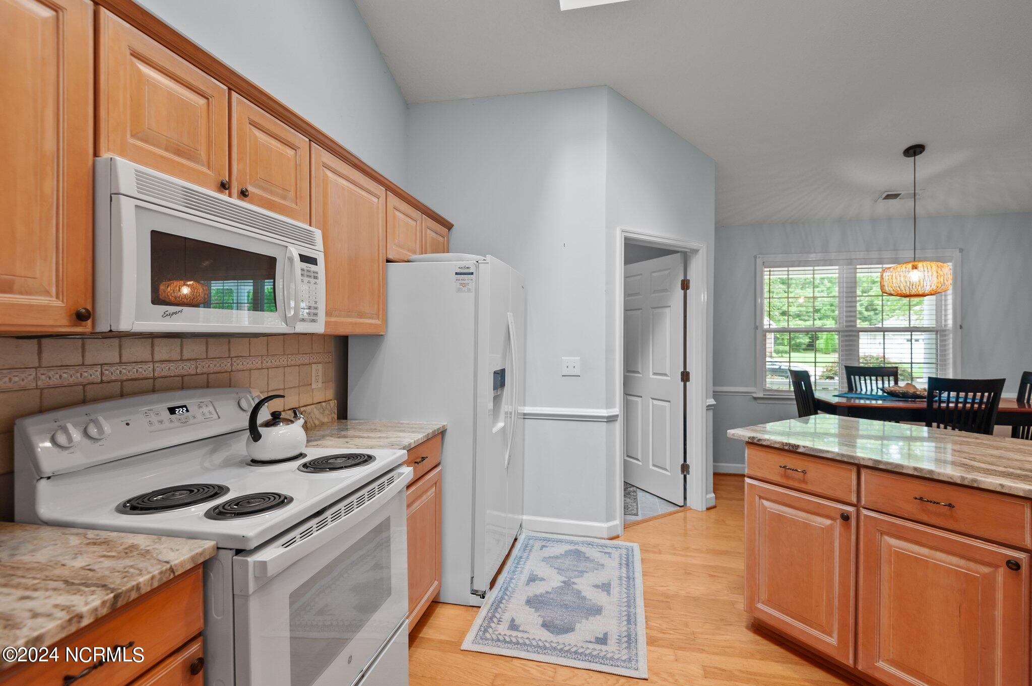 421 Neuchatel Road New Bern, NC 28562 - Photo 9 of 37 9-web-or-mls-_DSC5042