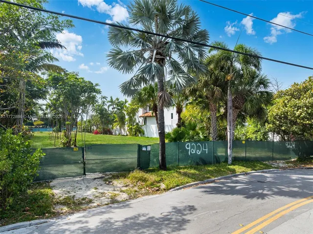 $15,750,000 | 9224 Bay Drive, Surfside, FL 33154