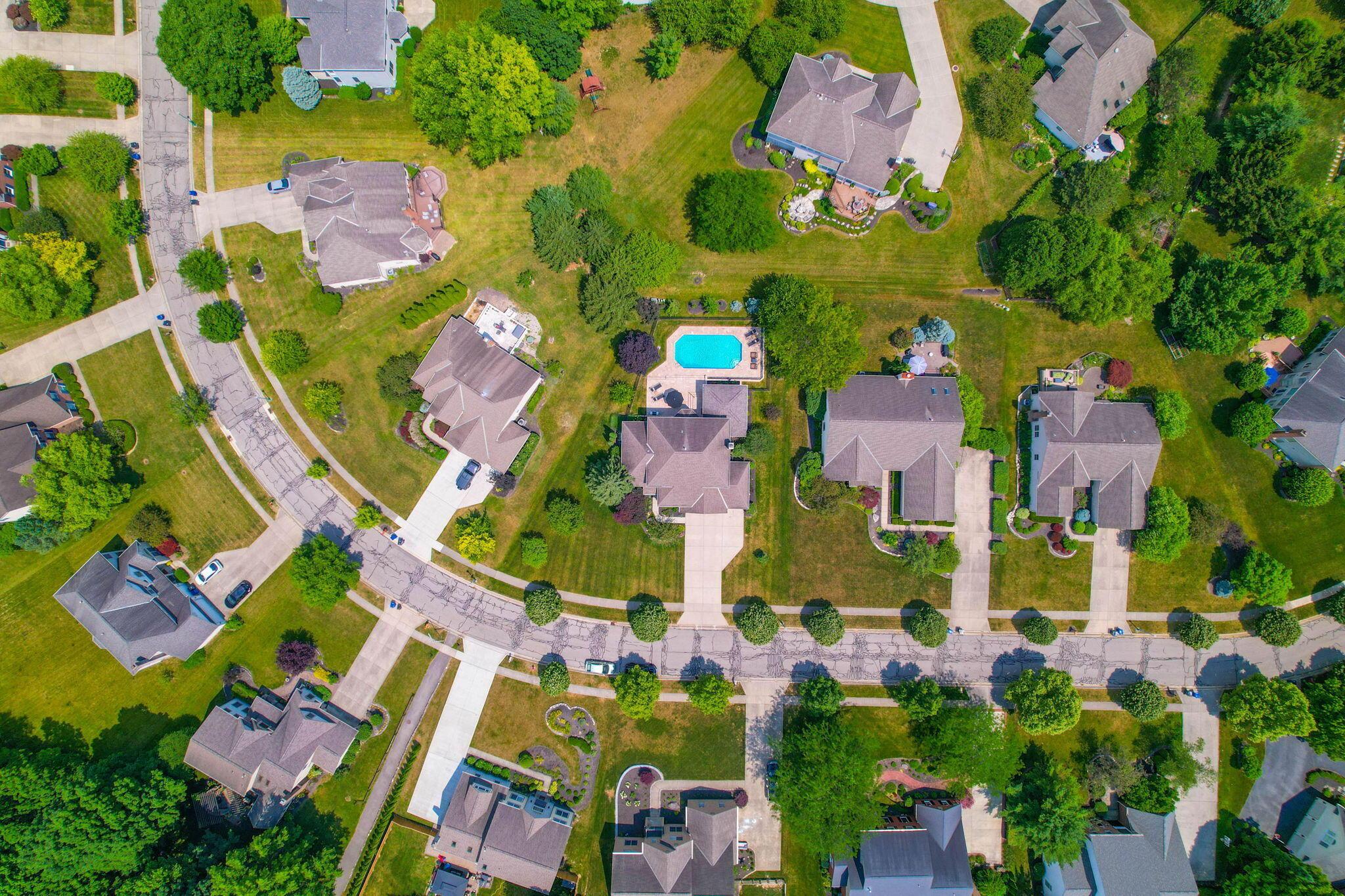 971 Ridge Crest Drive Columbus, OH 43230 - Photo 27 of 33 58-web-or-mls-DJI_0248