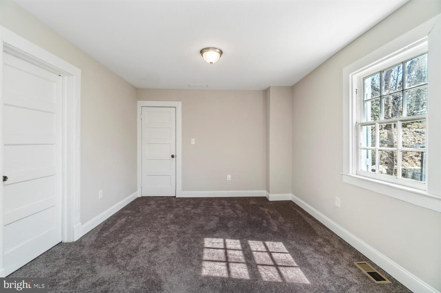 5409 Falls Rd Terrace Baltimore, MD 21210 - Photo 19 of 37