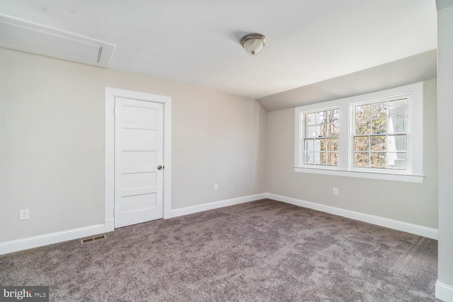 5409 Falls Rd Terrace Baltimore, MD 21210 - Photo 22 of 37