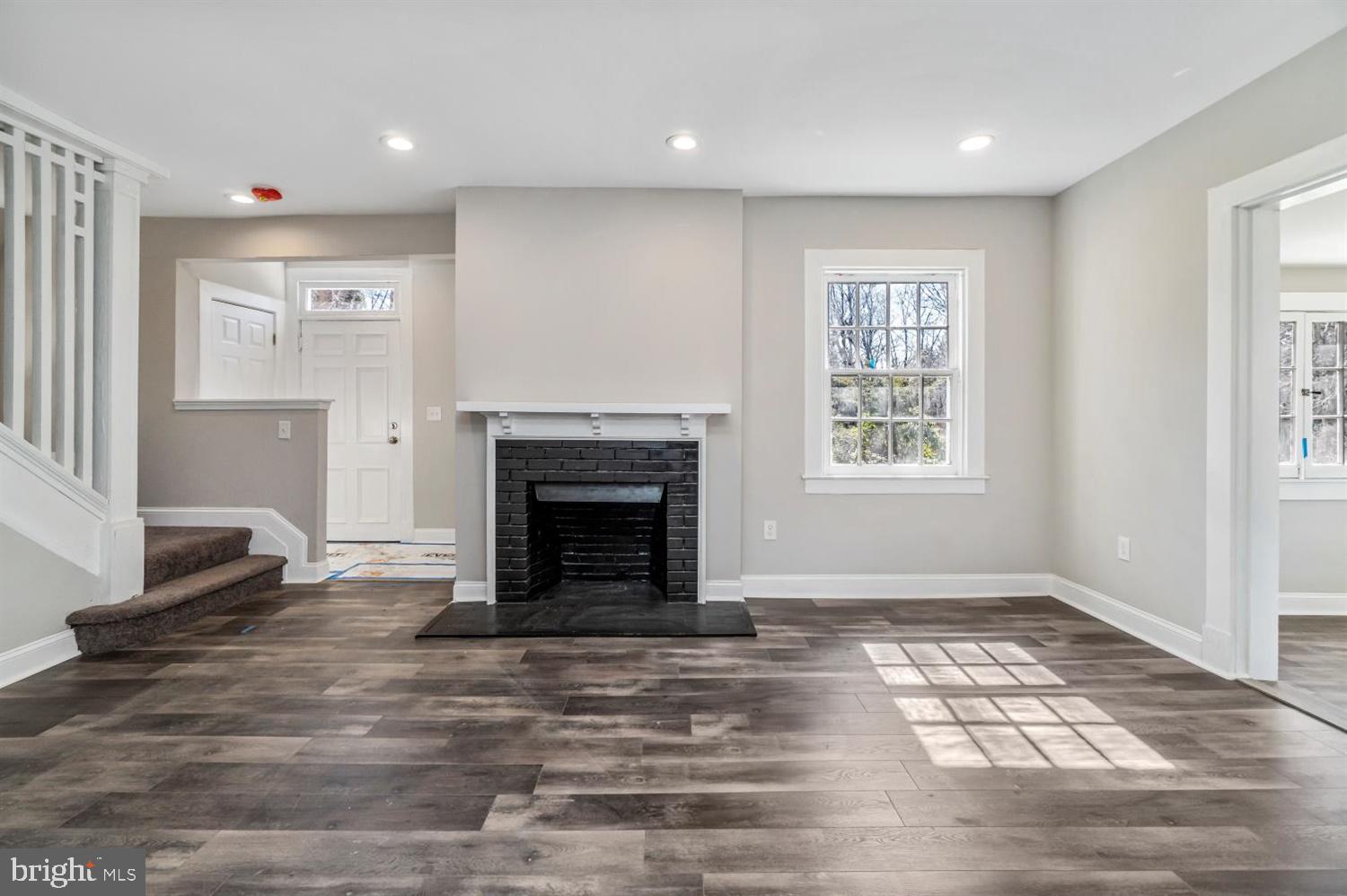 5409 Falls Rd Terrace Baltimore, MD 21210 - Photo 6 of 37