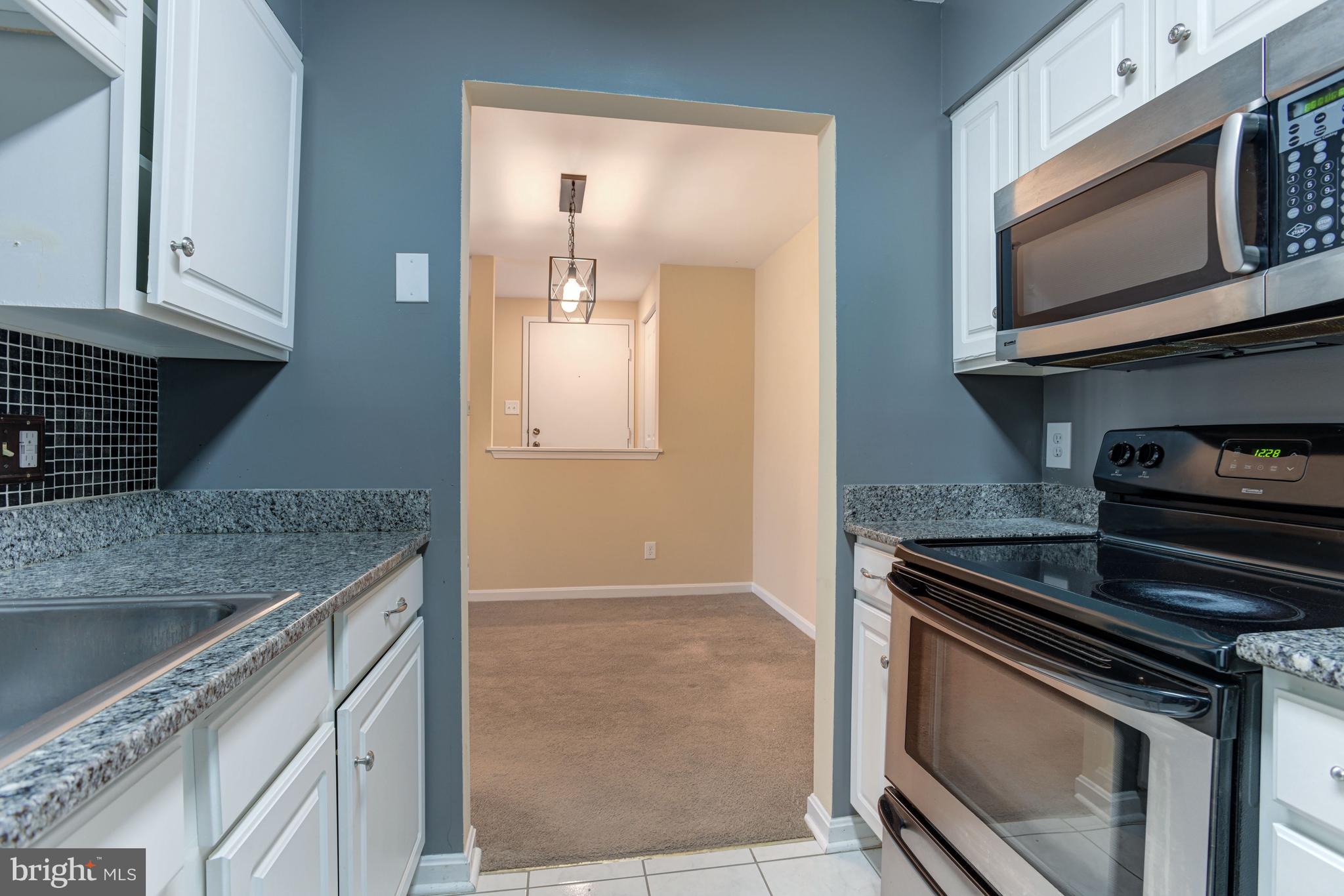 4920 Columbia Road, Unit 2 96 Columbia, MD 21044 - Photo 5 of 17 Kitchen