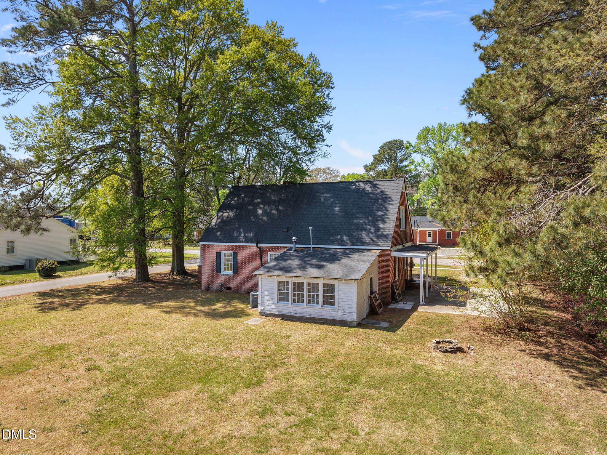 302 West Main Street Micro, NC 27576 - Photo 13 of 52 17-web-or-mls-DJI_20260401121145_0834_D