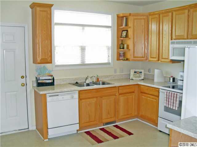129 Forest Ridge Road, Unit 13 Mooresville, NC 28117 - Photo 6 of 9 Gallery Image 6